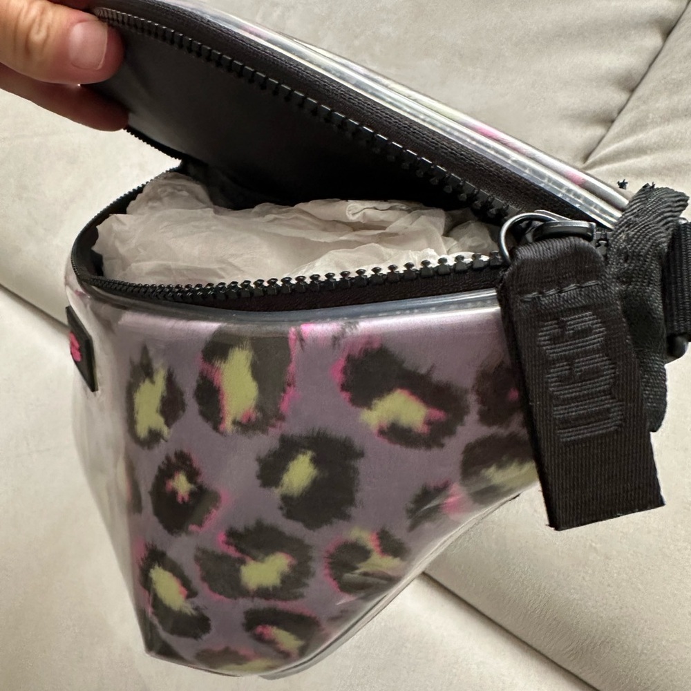 New UGG Nasha Clear Crossbody Belt Bag Fanny Pack Purple Pink Cheetah - Picture 5 of 11